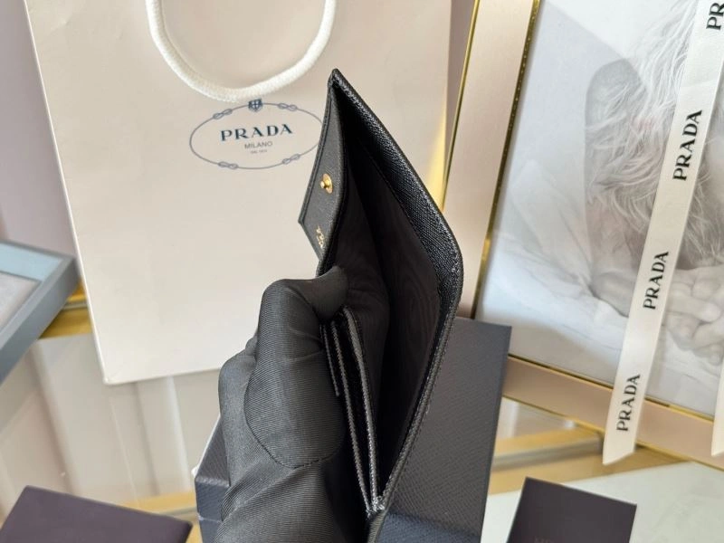 Compact Prada Wallets Purse 56937