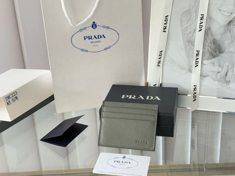 Prada Wallets Purse Durable 68510