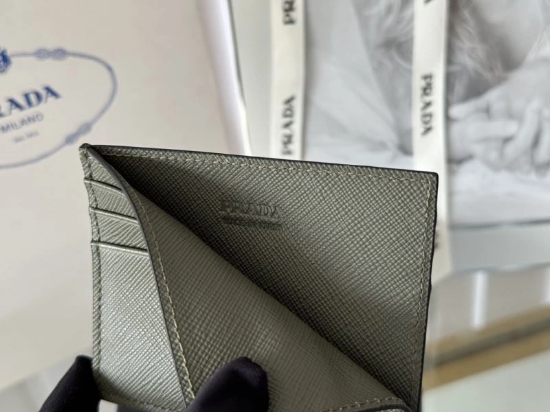 Prada Wallets Purse Durable 68510