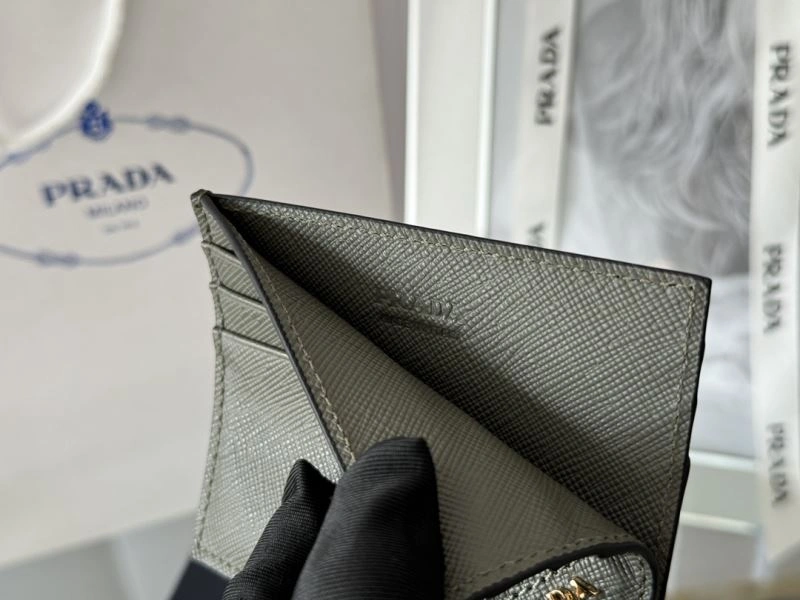 Prada Wallets Purse ZipUp 68509