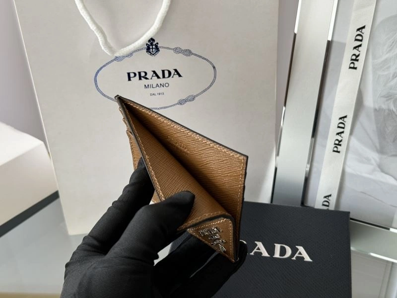 Sleek Prada Wallets Purse 68508