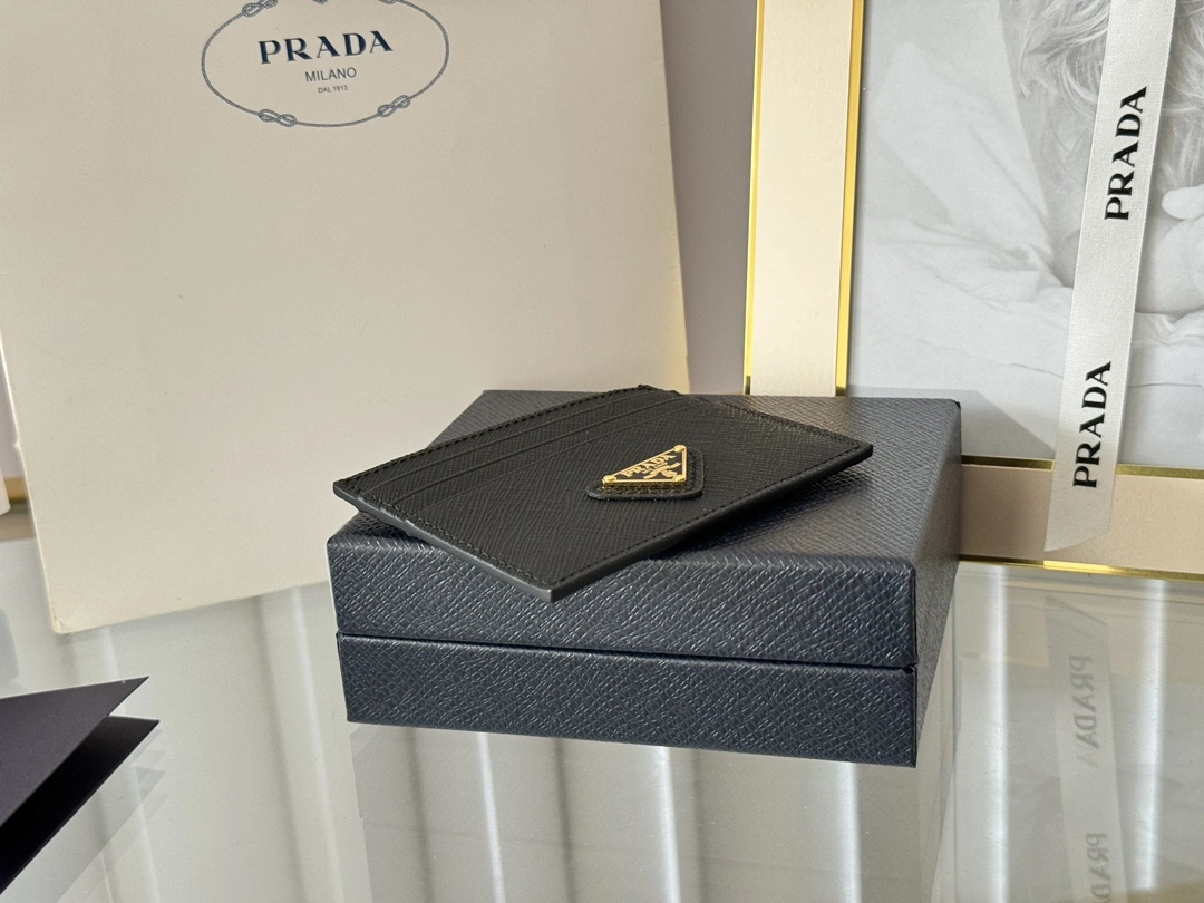 Prada Wallets Purse Unique 56809