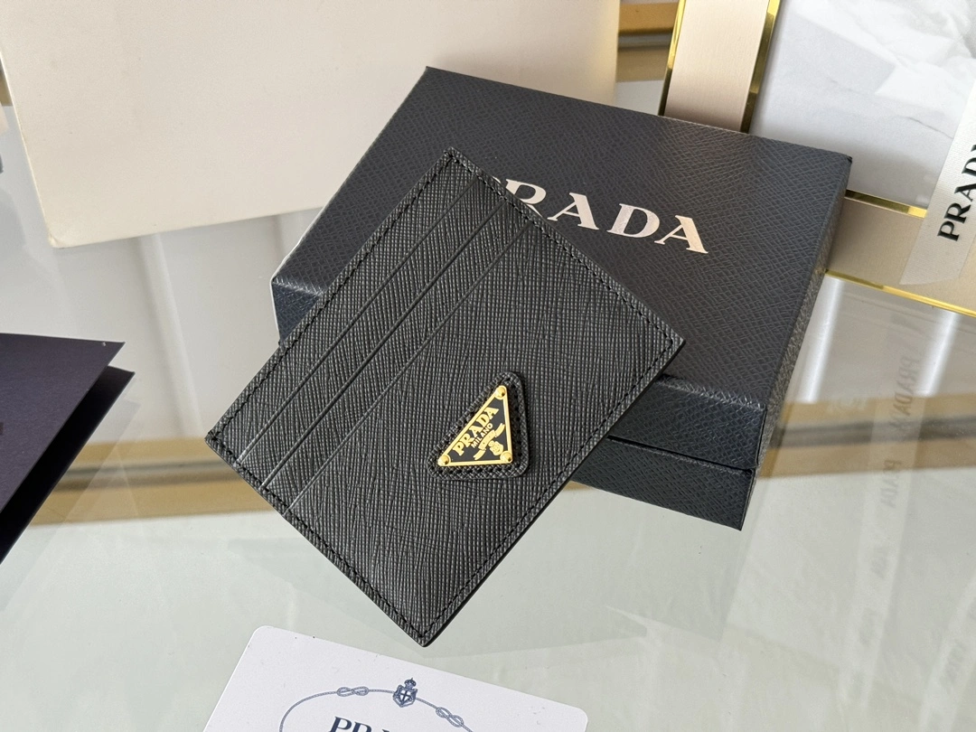 Prada Wallets Purse Unique 56809
