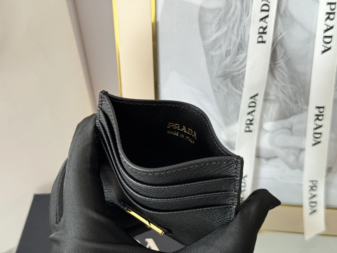 Prada Wallets Purse Unique 56809