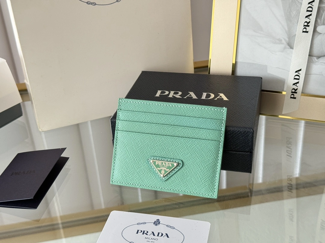 Comfortable Prada Wallets Purse 56790