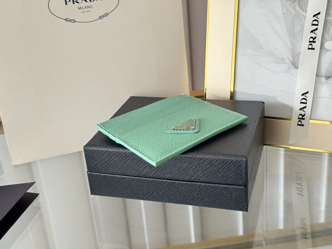 Comfortable Prada Wallets Purse 56790