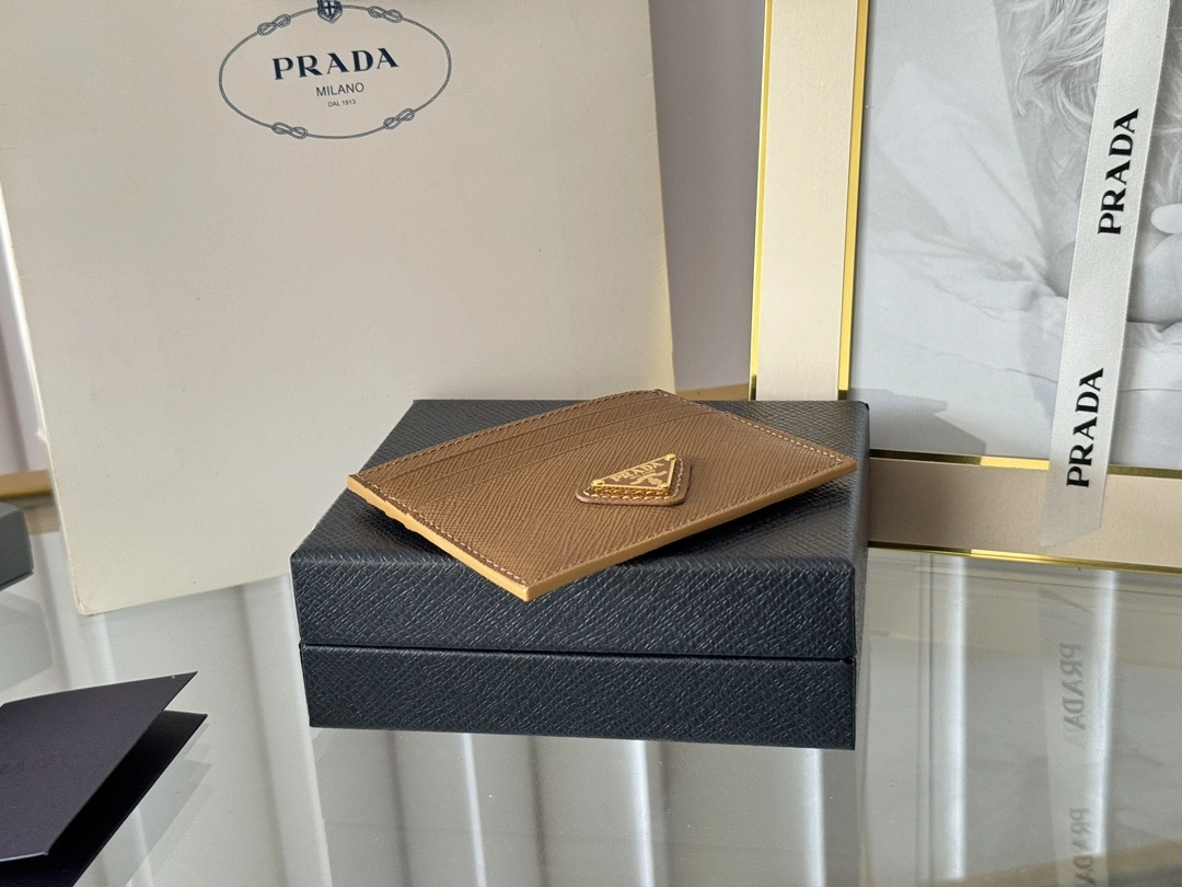 Prada Wallets Purse Versatile 56794