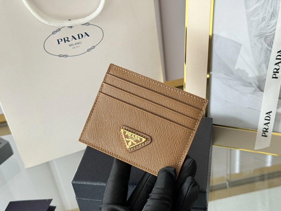 Prada Wallets Purse Versatile 56794