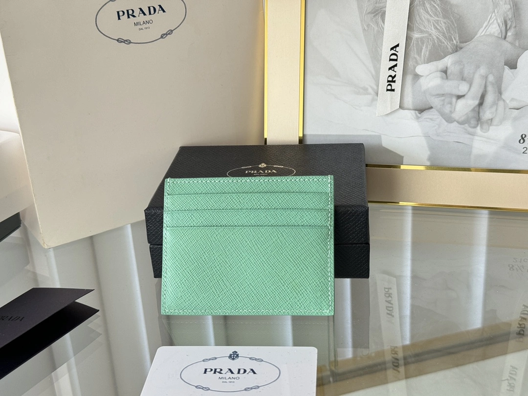 Bold Prada Wallets Purse 56796