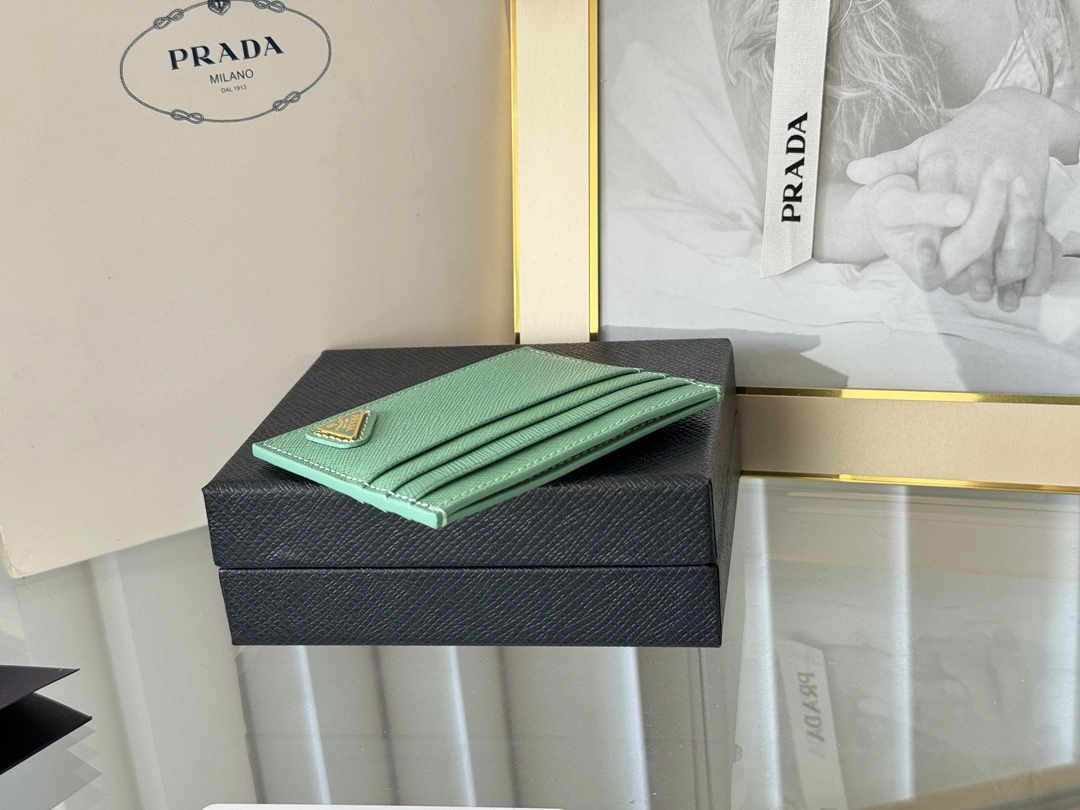 Bold Prada Wallets Purse 56796