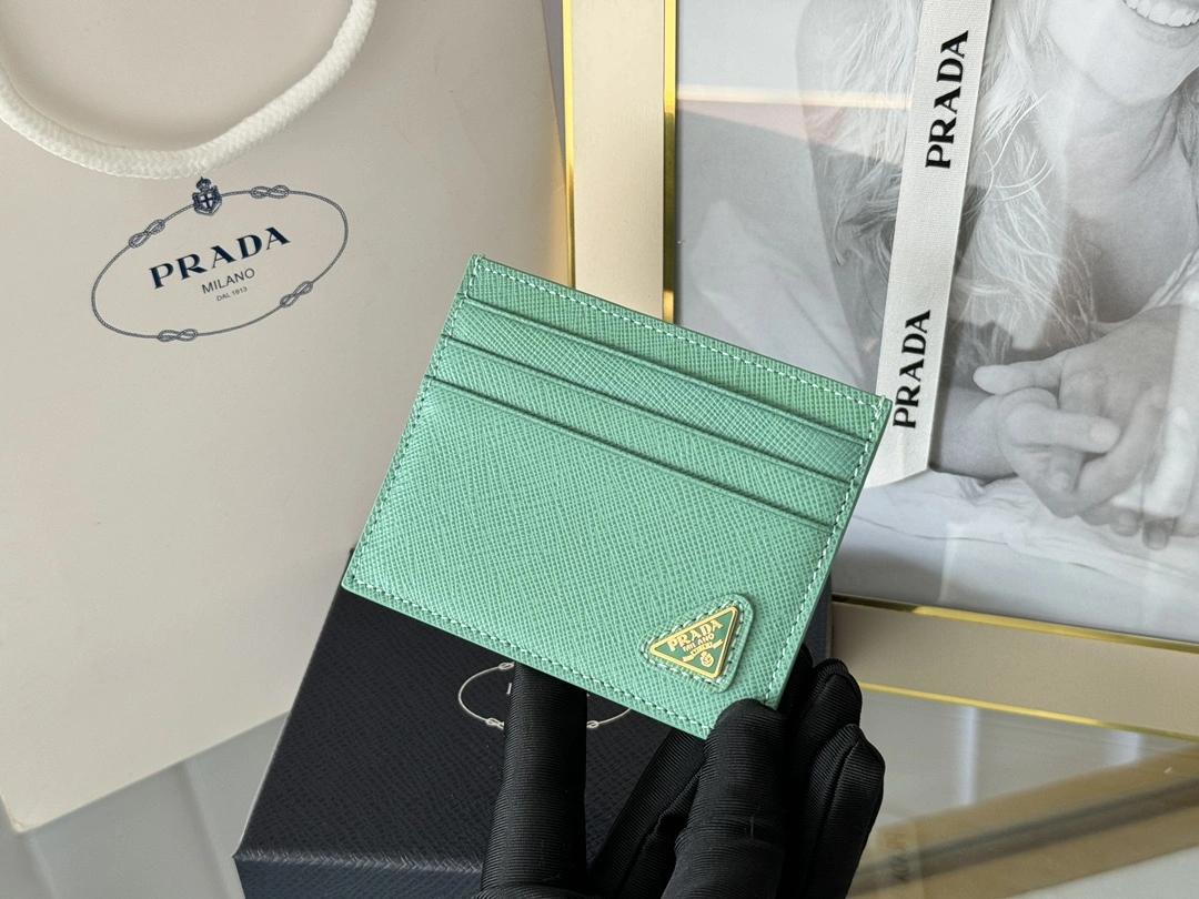 Bold Prada Wallets Purse 56796