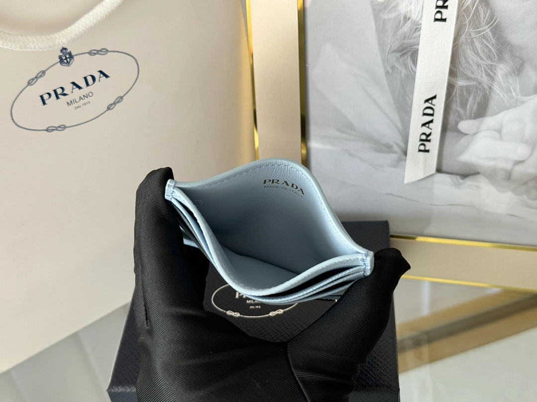 Prada Wallets Purse Chic 56789