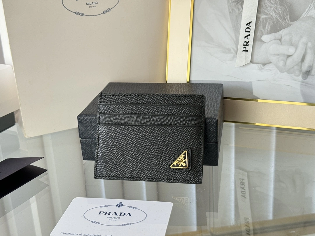Prada Wallets Purse Trendsetting 56787