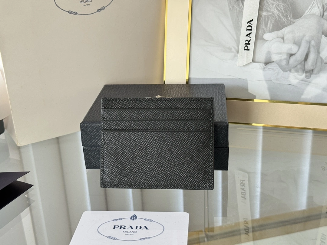 Prada Wallets Purse Trendsetting 56787