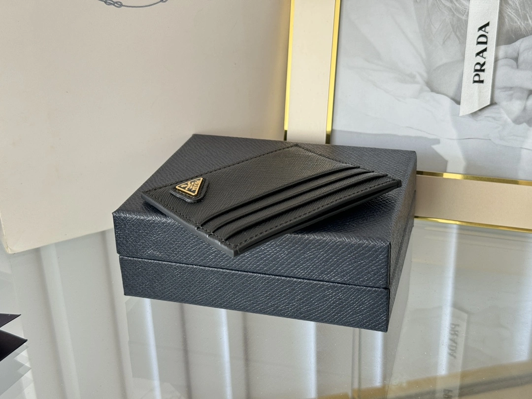 Prada Wallets Purse Trendsetting 56787