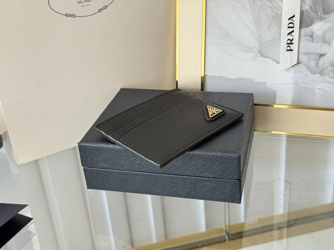 Prada Wallets Purse Trendsetting 56787