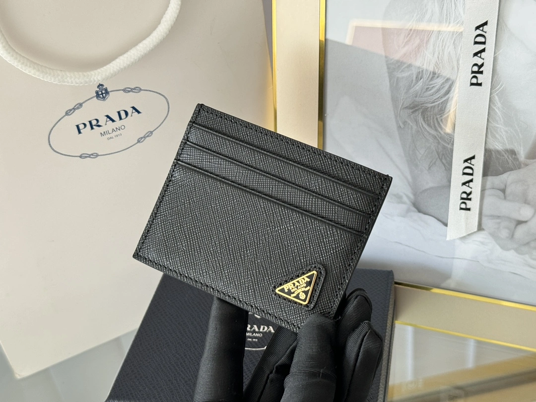Prada Wallets Purse Trendsetting 56787