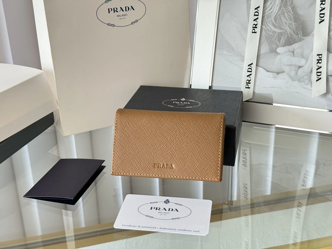 Bold Prada Wallets Purse 56778