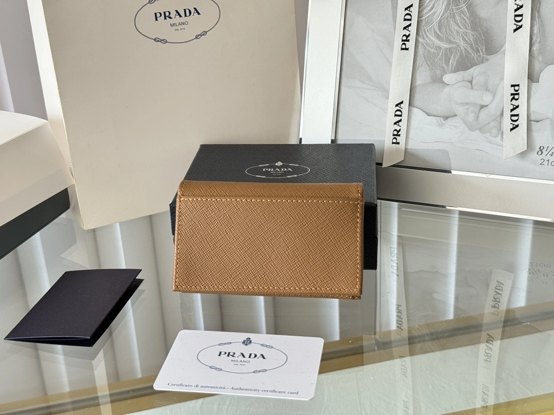 Bold Prada Wallets Purse 56778