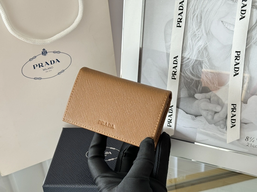 Bold Prada Wallets Purse 56778