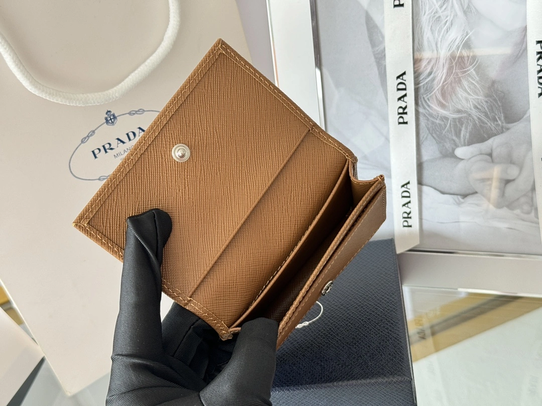 Bold Prada Wallets Purse 56778