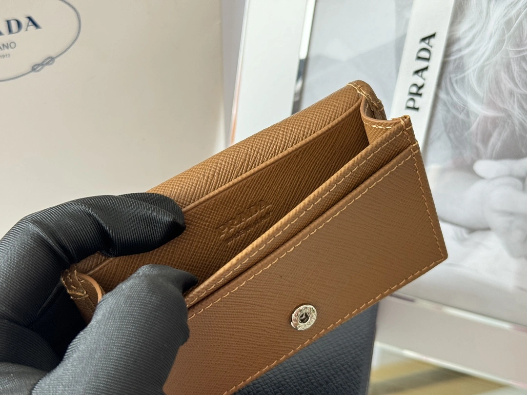 Bold Prada Wallets Purse 56778