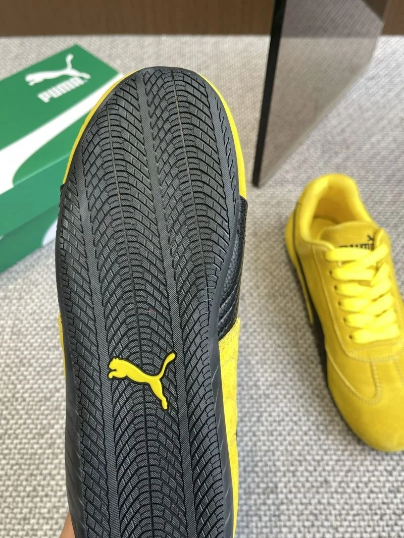 Versatile Puma Shoes 5977
