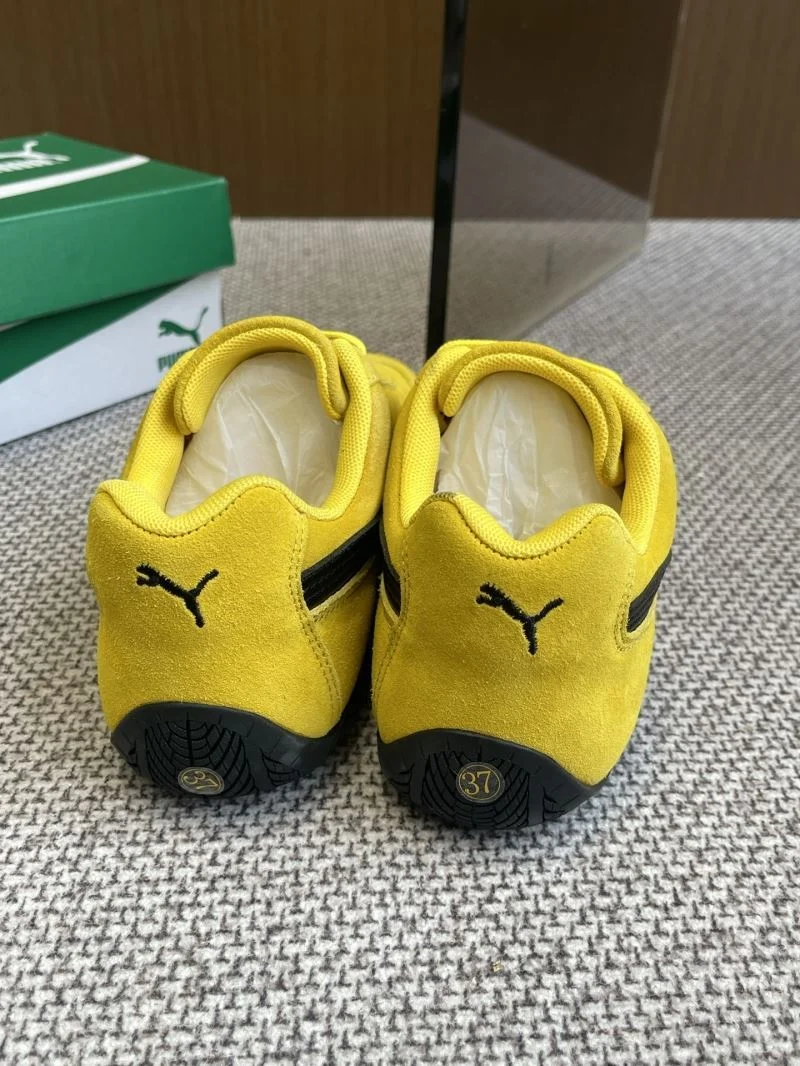 Versatile Puma Shoes 5977