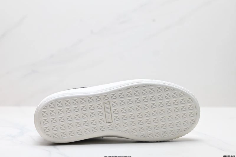 Sleek Puma Shoes 3033