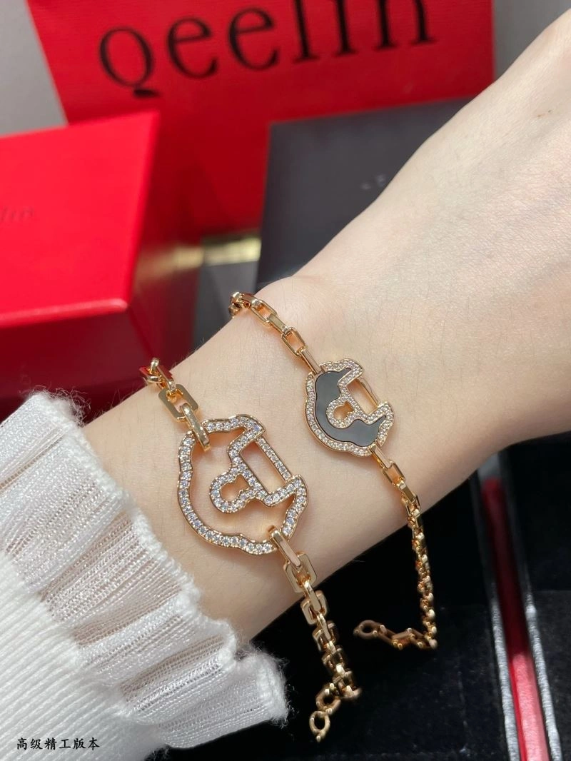 Seasonal Qeelin Bracelets 211738