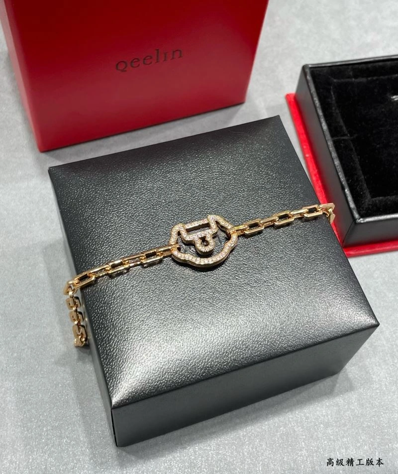 Seasonal Qeelin Bracelets 211738