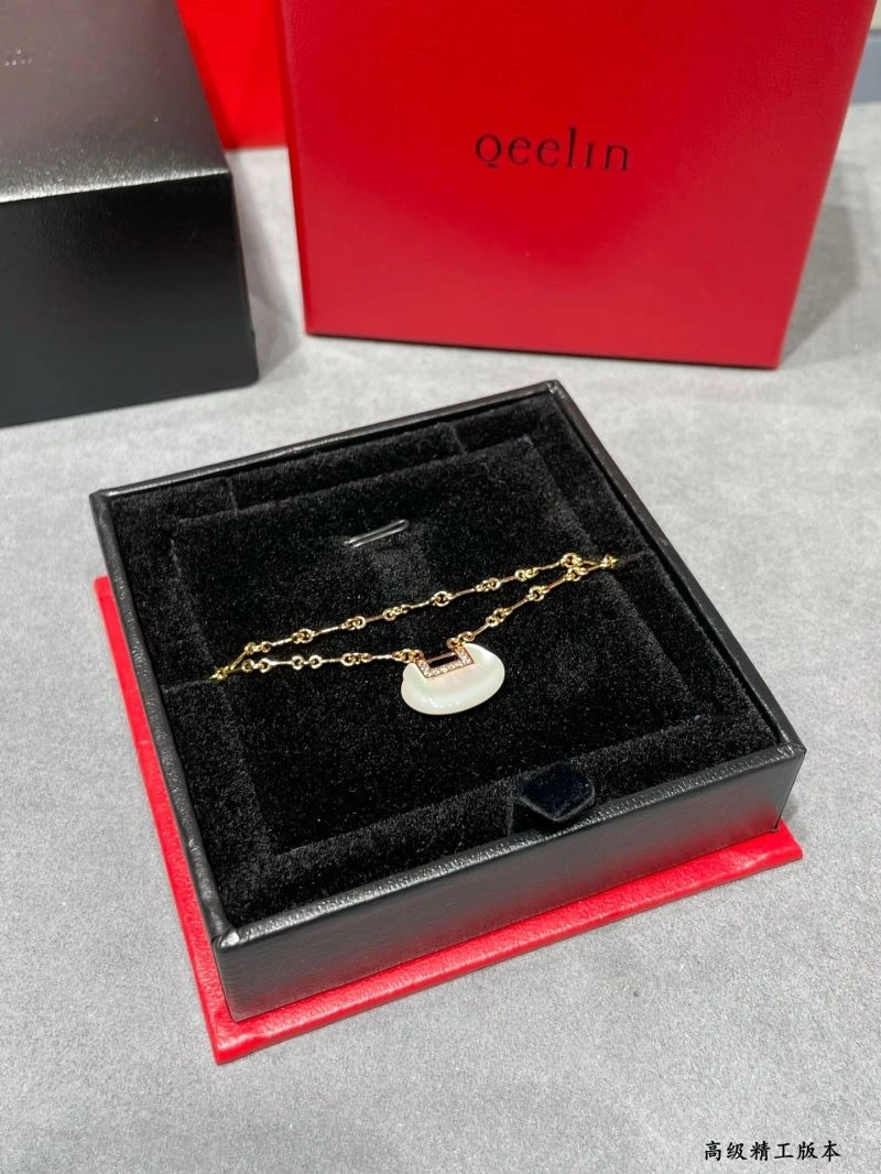 Effortless Qeelin Bracelets 211727