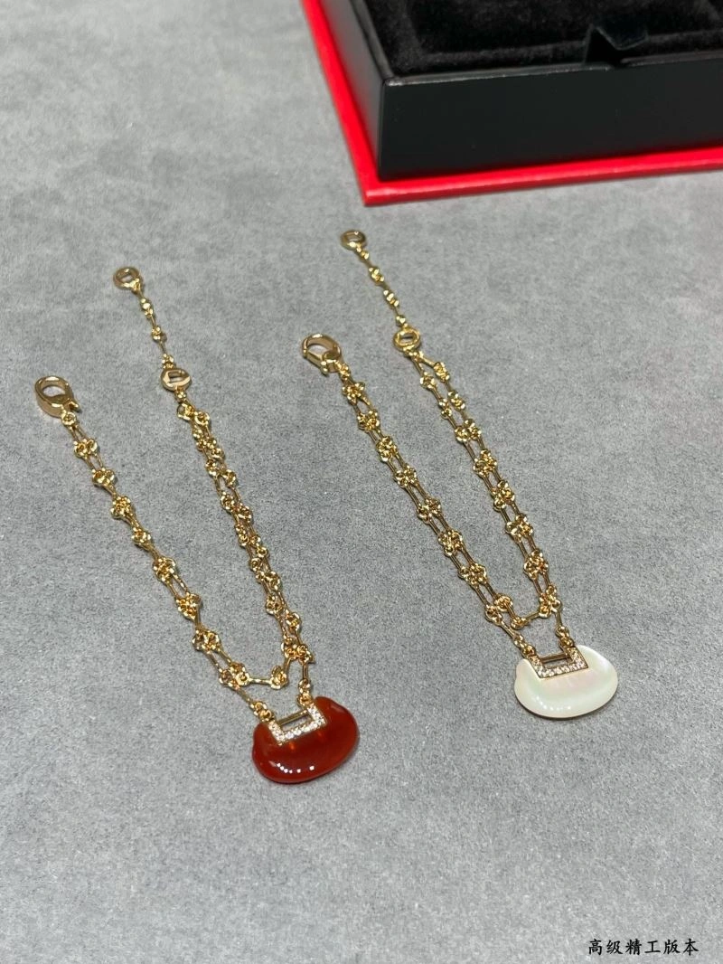 Effortless Qeelin Bracelets 211727