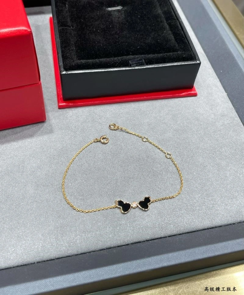 Qeelin Bracelets Unisex 210437