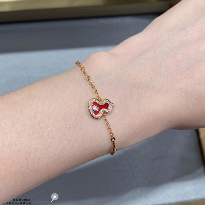 Practical Qeelin Bracelets 210430