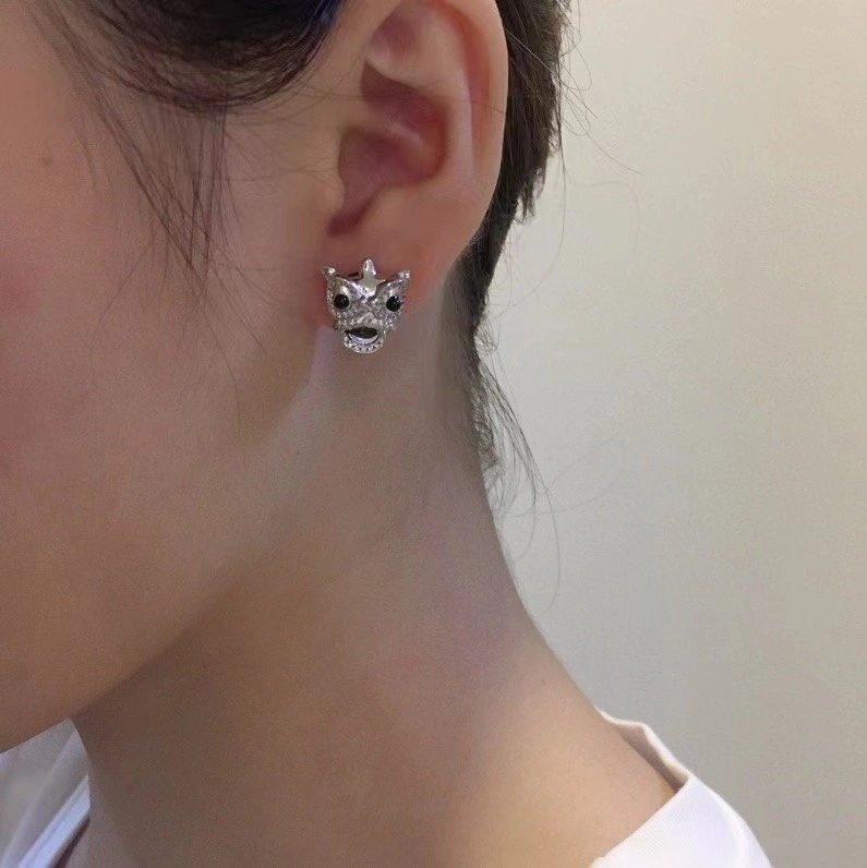 Minimalist Qeelin Earrings 214483