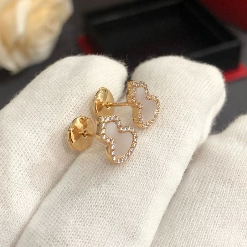 Versatile Qeelin Earrings 214476