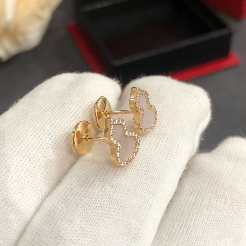 Versatile Qeelin Earrings 214476