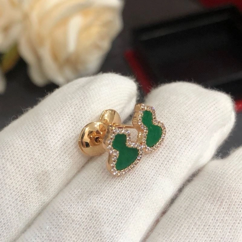 Versatile Qeelin Earrings 214476