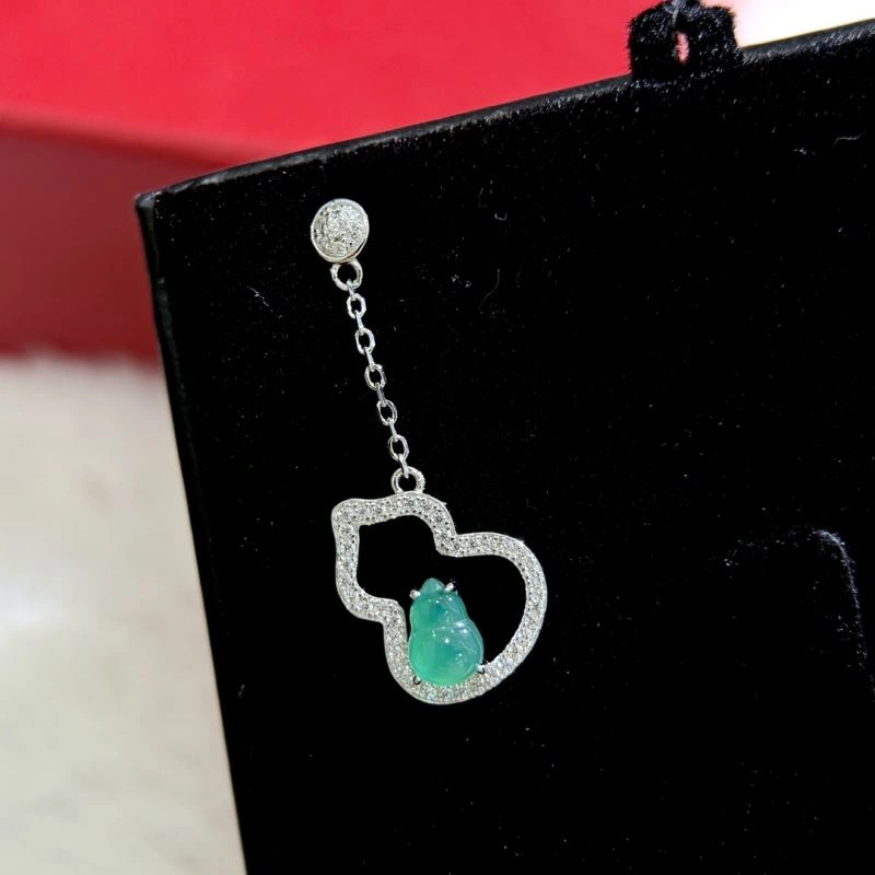 Qeelin Earrings Refined 214188