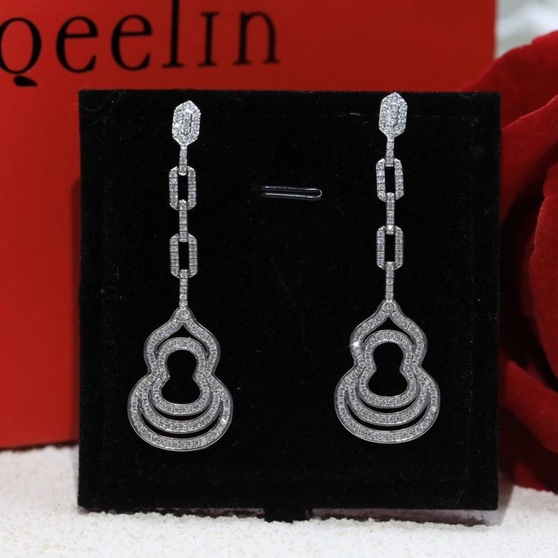 Trendsetting Qeelin Earrings 212521