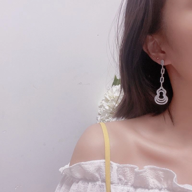 Trendsetting Qeelin Earrings 212521