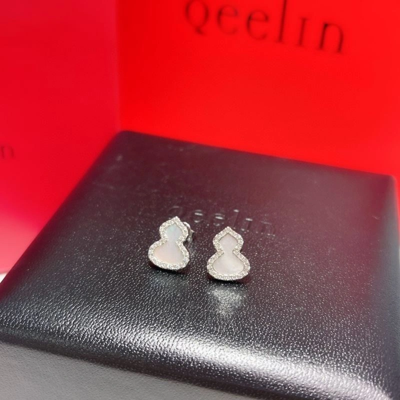 Cozy Qeelin Earrings 212523