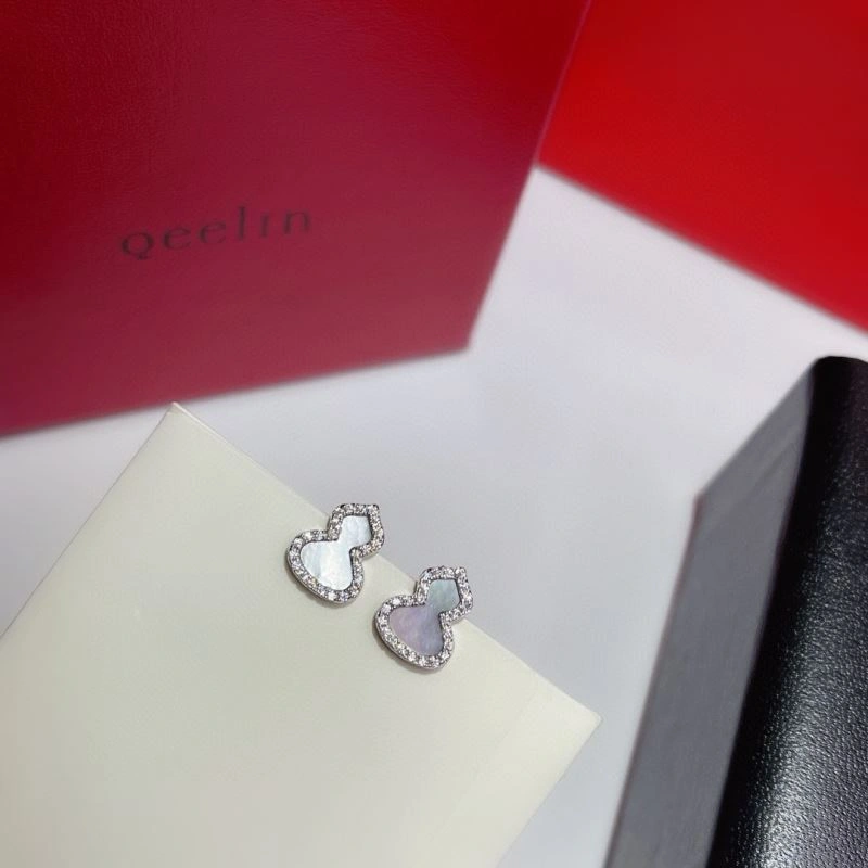 Cozy Qeelin Earrings 212523