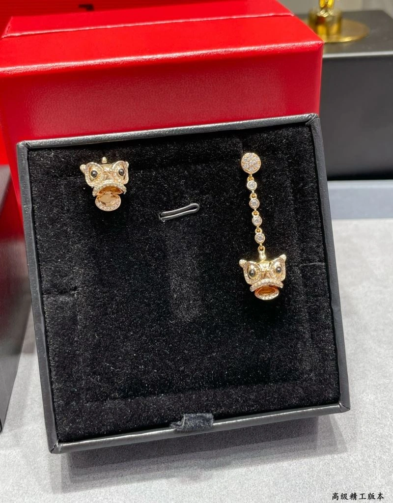 Packable Qeelin Earrings 211721