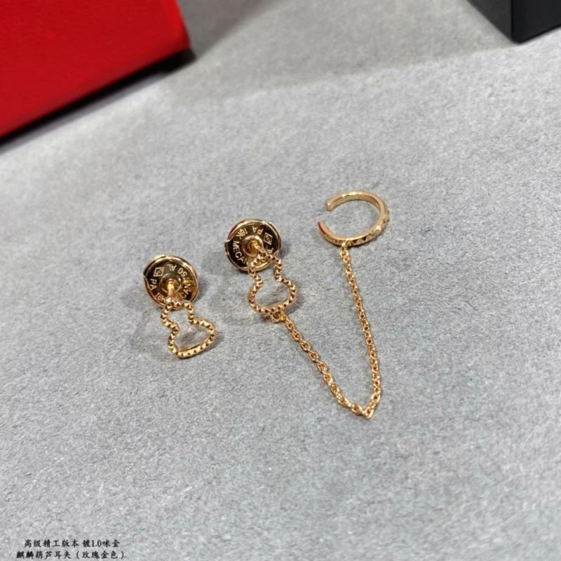Trendsetting Qeelin Earrings 211711