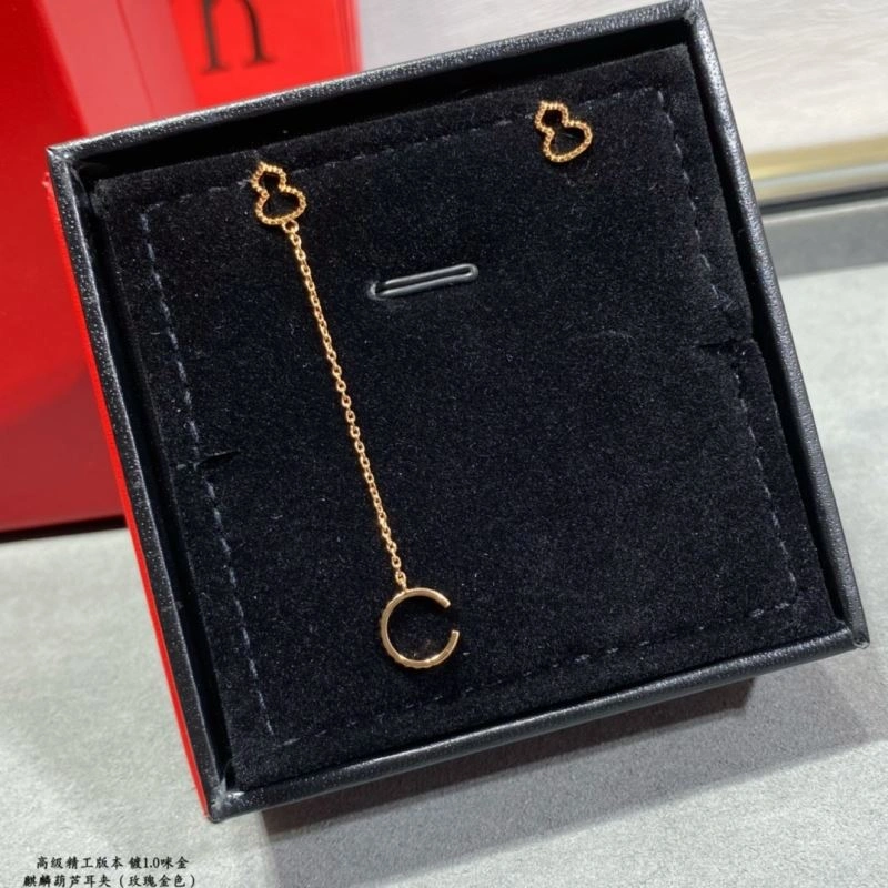 Trendsetting Qeelin Earrings 211711
