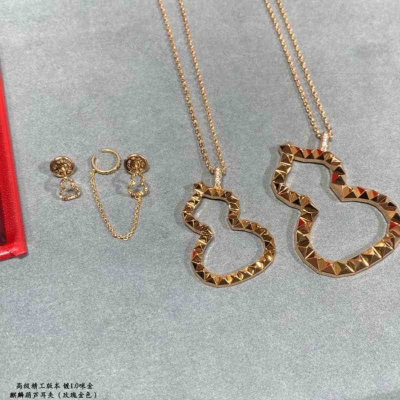 Trendsetting Qeelin Earrings 211711