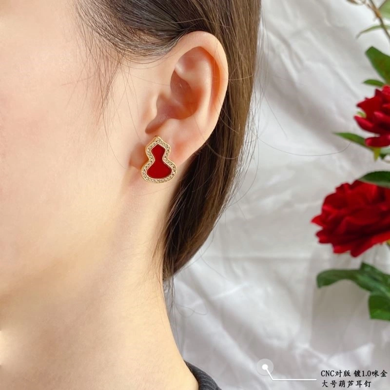 Qeelin Earrings MoistureWicking 210415