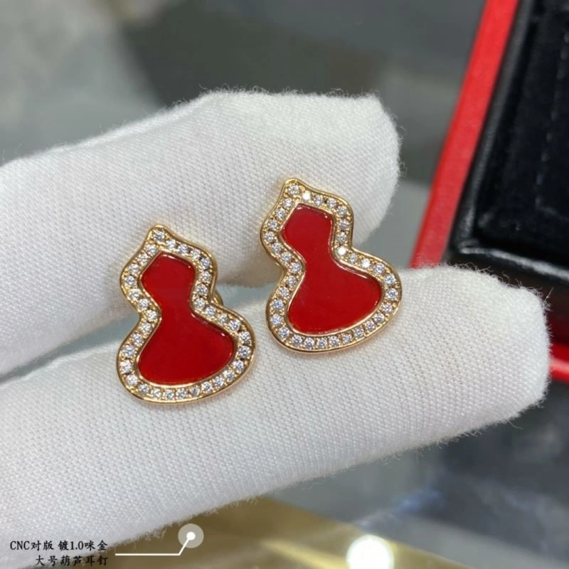 Qeelin Earrings MoistureWicking 210415